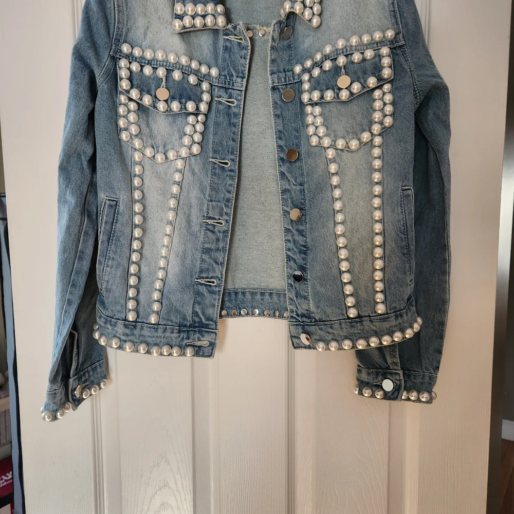 NWT Boston Proper Pearl Embellished Denim Jacket - Picture 4 of 8